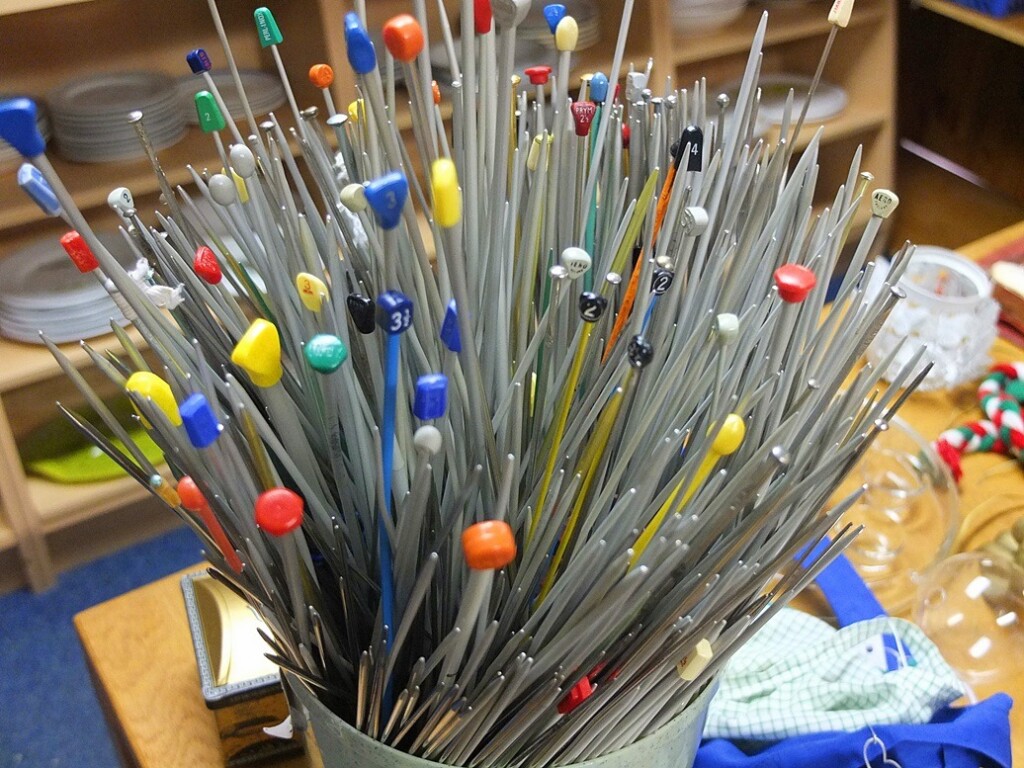 Breinaalden in kringloopwinkel