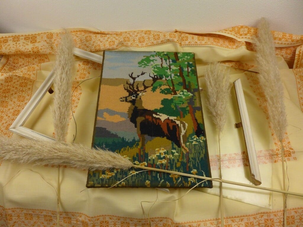 Tapisserie hert uit lijst