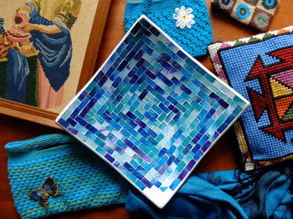 Turqoise schaal uit wereldwinkel met handwerk