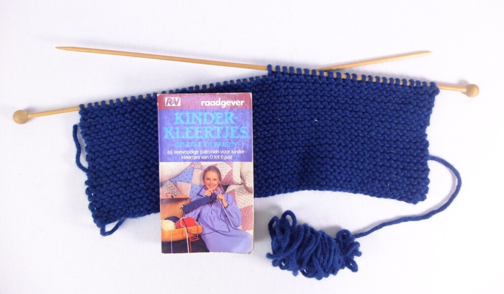 Boekje Kinderkleertjes om zelf te breien