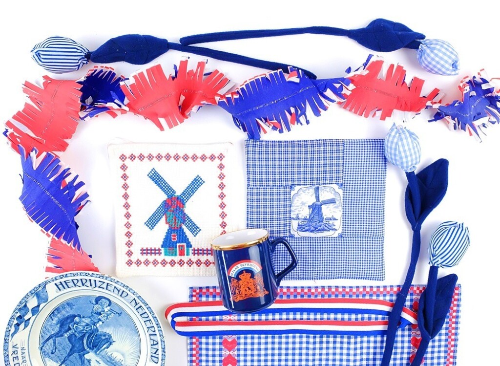 Twee pannelappen met molens rood wit blauw