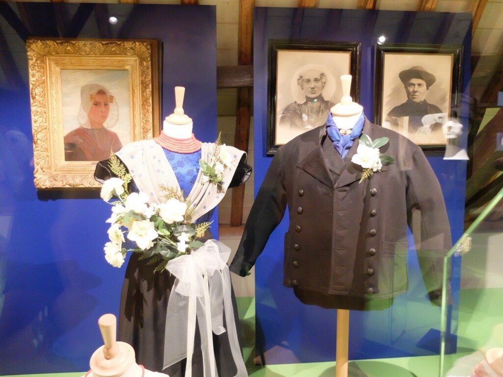 Klederdracht in museum Bevalenden in Goes