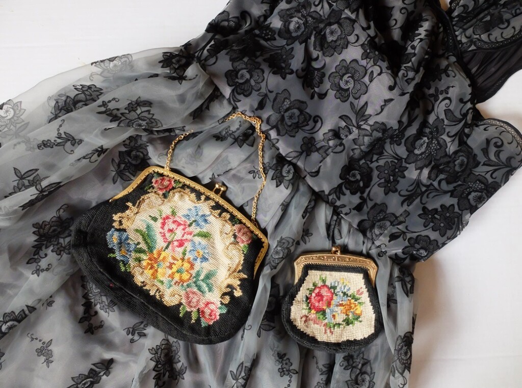 Geborduurde avondtasjes