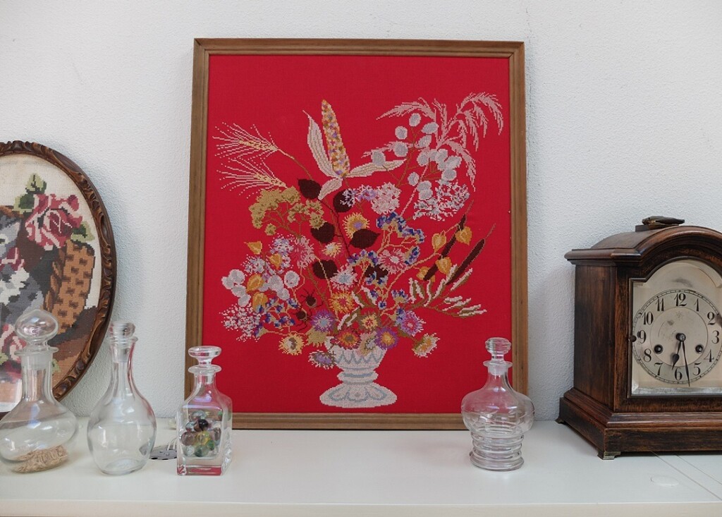 Geborduurd schilderij droogbloemen Mies Bloch