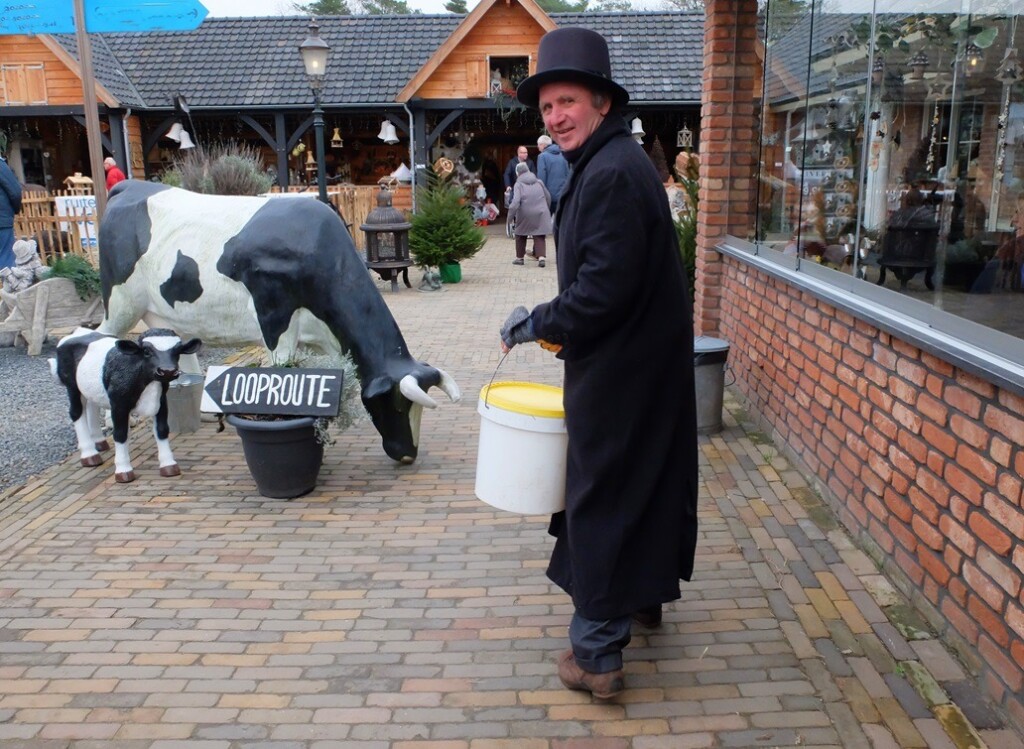 Man in zwarte jas, Dickens