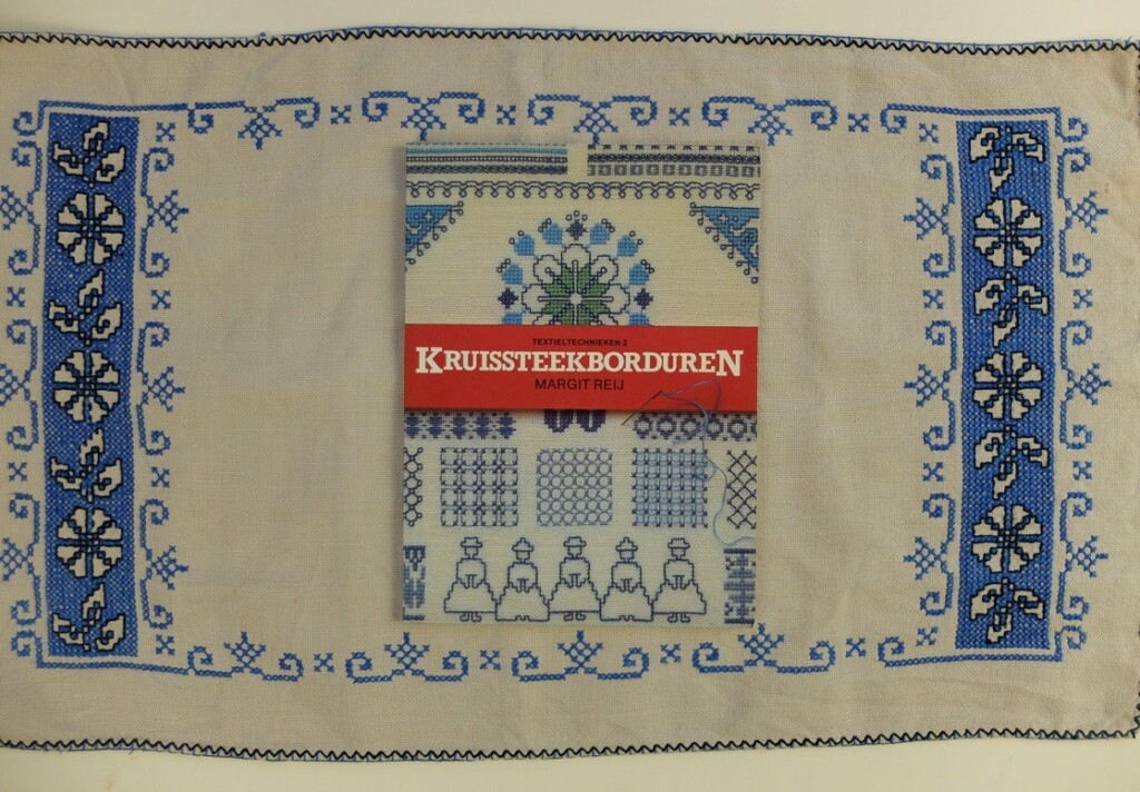 Boekje Kruissteek borduren Margit Reij