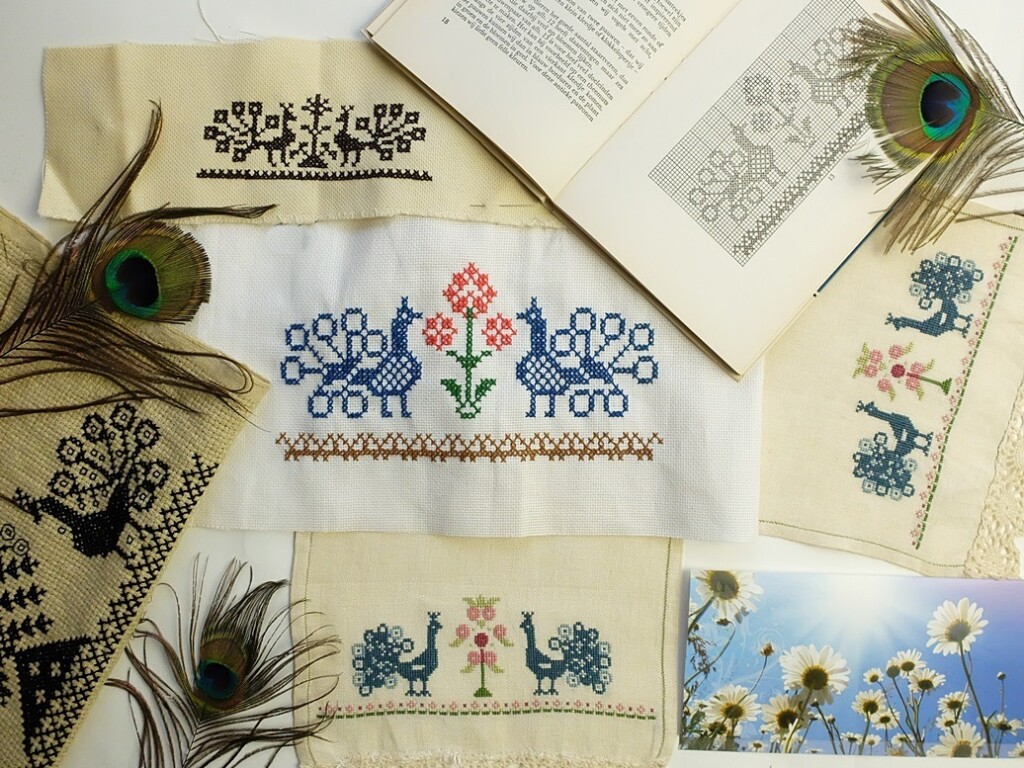 Borduurwerkjes met pauwen