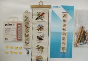 Vogeltjes op schellekoorden