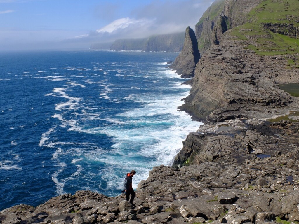 Rotskust op Faroër Island