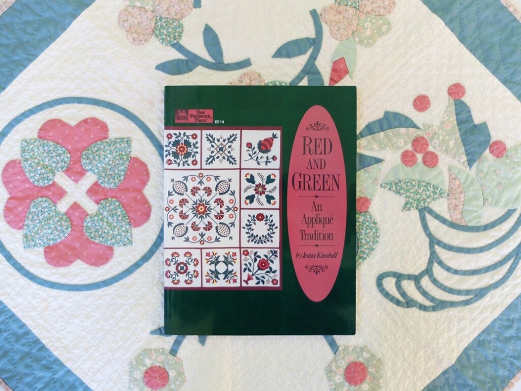 Boek red and green applique