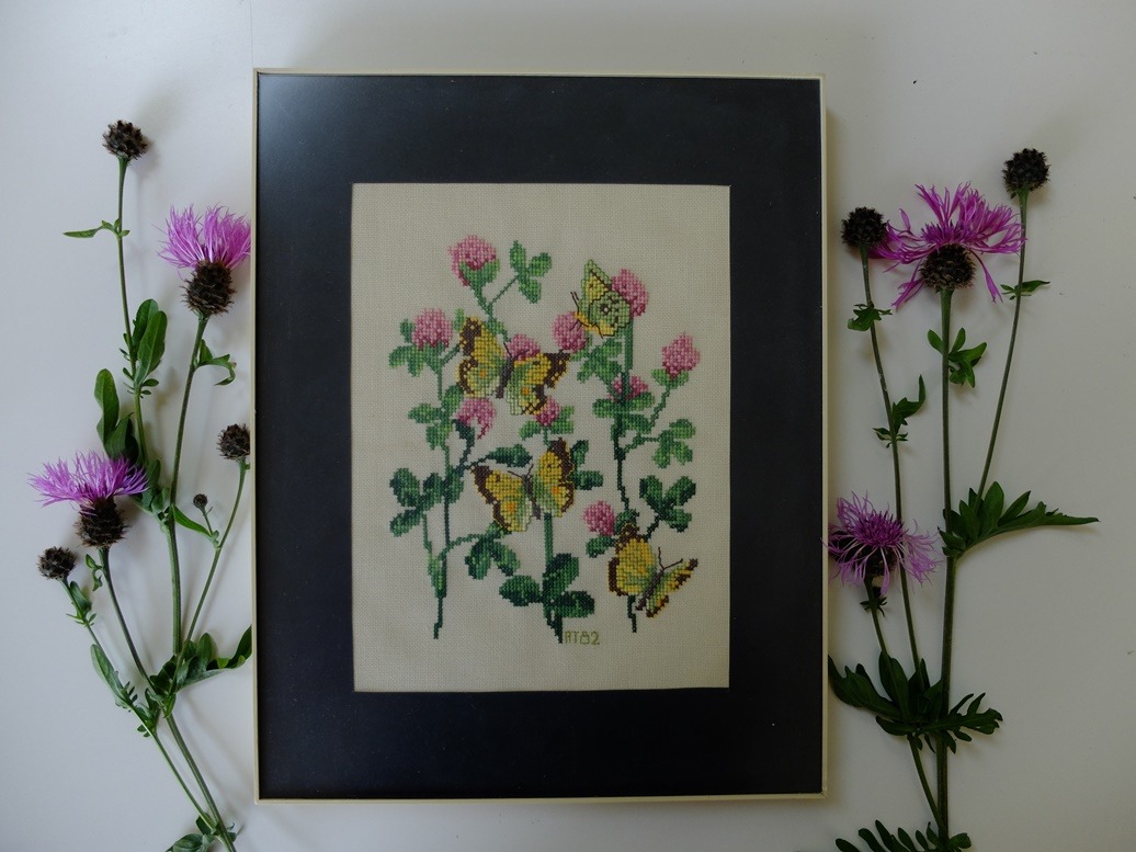 Borduurwerk gele vlinders op rode klaver - Afbeelding 2